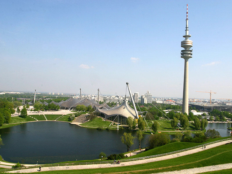 Olympic parc during the day with the olympic stadium, tower and lake. 